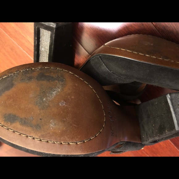 DSW 704b heels - Picture 7 of 7